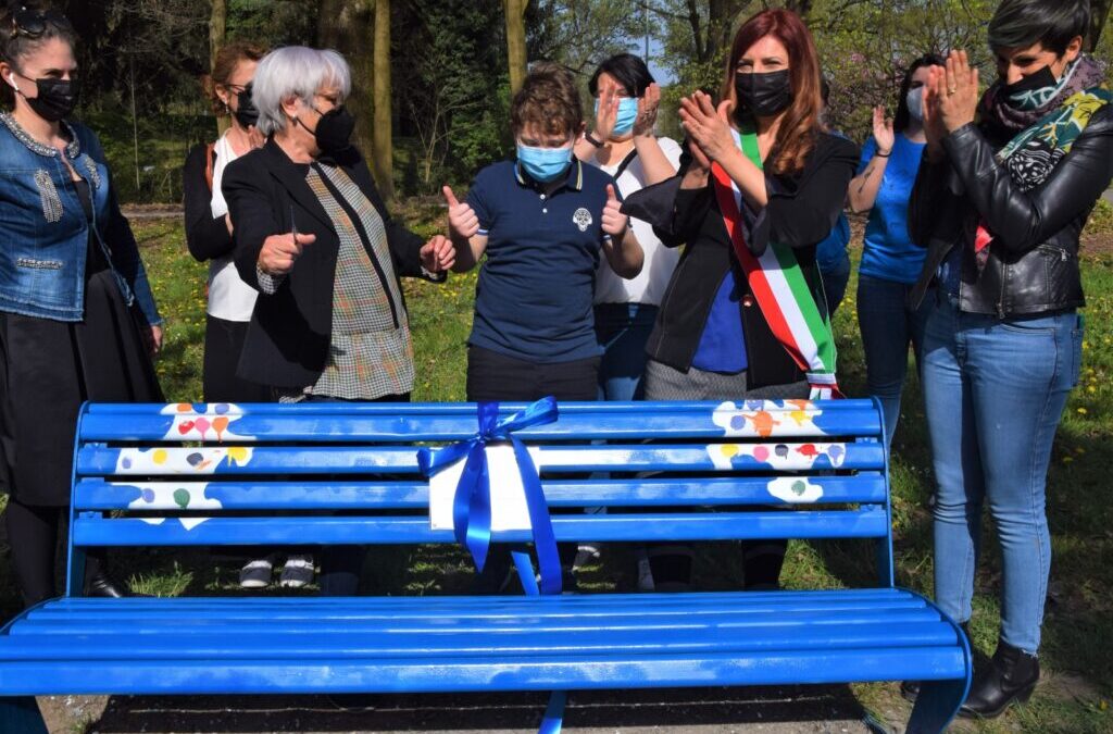 Inaugurazione Panchina blu con la presenza del Sindaco